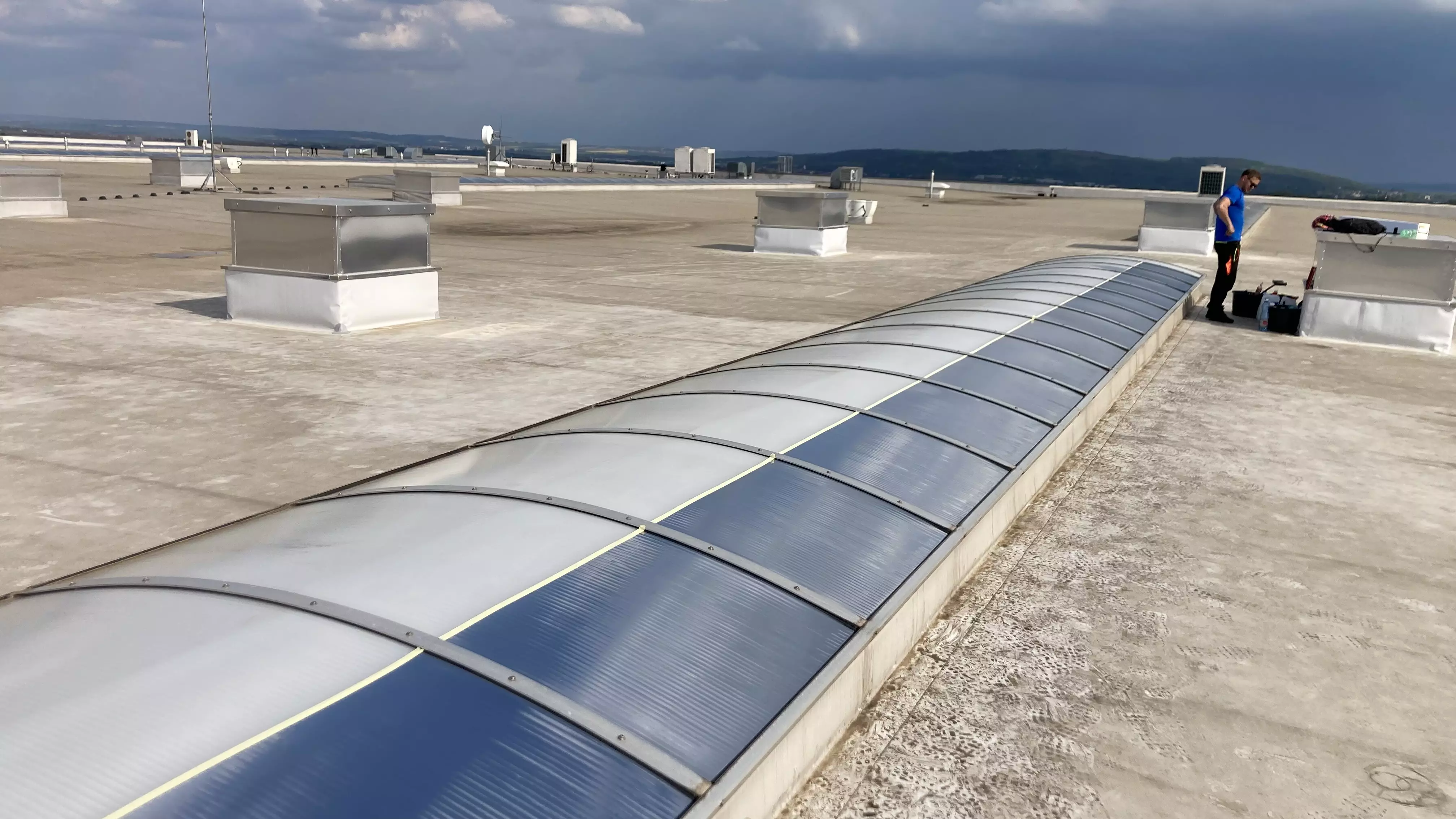 Fólie Master 80XC – externí protisluneční zrcadlová fólie na světlíky a plexi