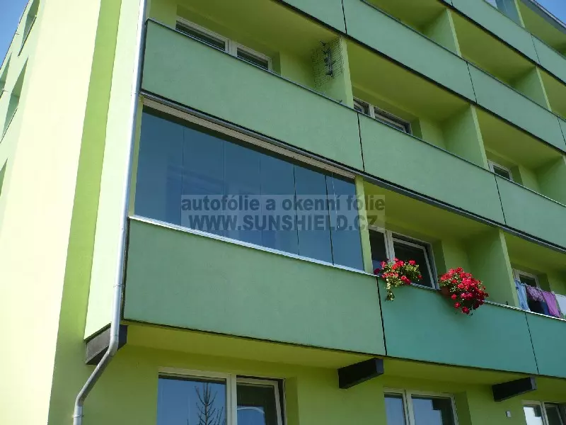 Fólie Natural 65XC – externí protisluneční kouřová fólie 