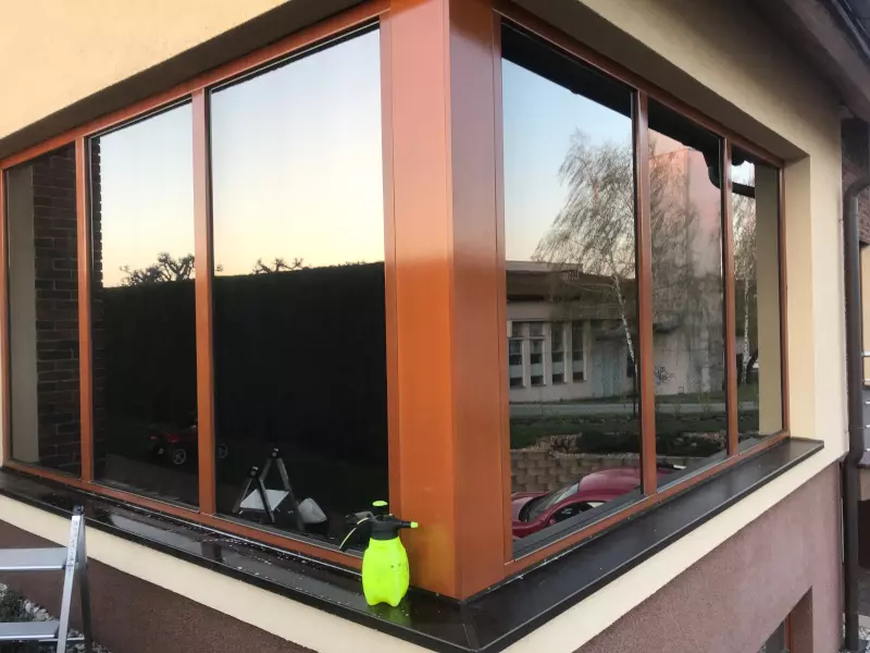 Fólie Natural 80XC – externí protisluneční kouřová fólie
